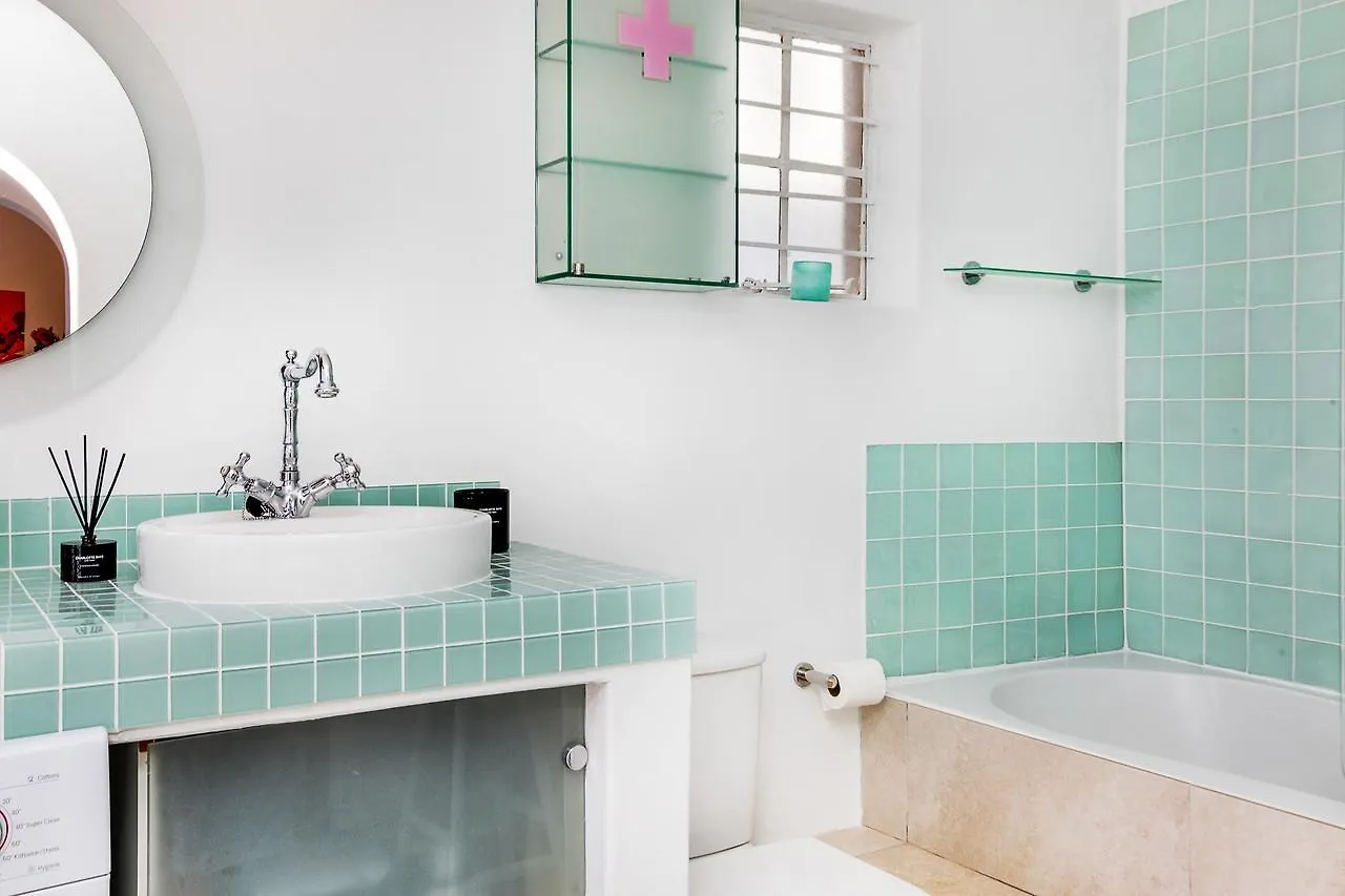 Backup-Powered Art Deco Cottage In De Waterkant Cape Town 0*,