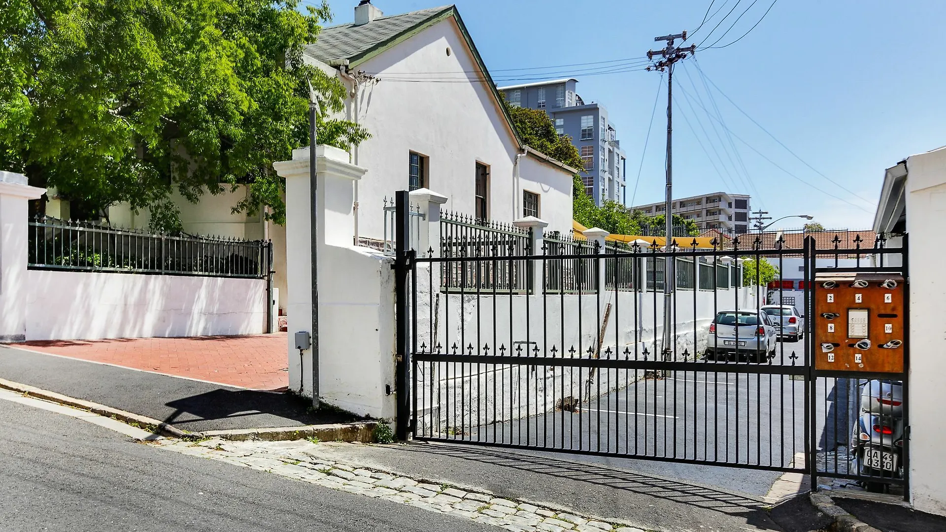 Holiday home Backup-Powered Art Deco Cottage In De Waterkant Cape Town