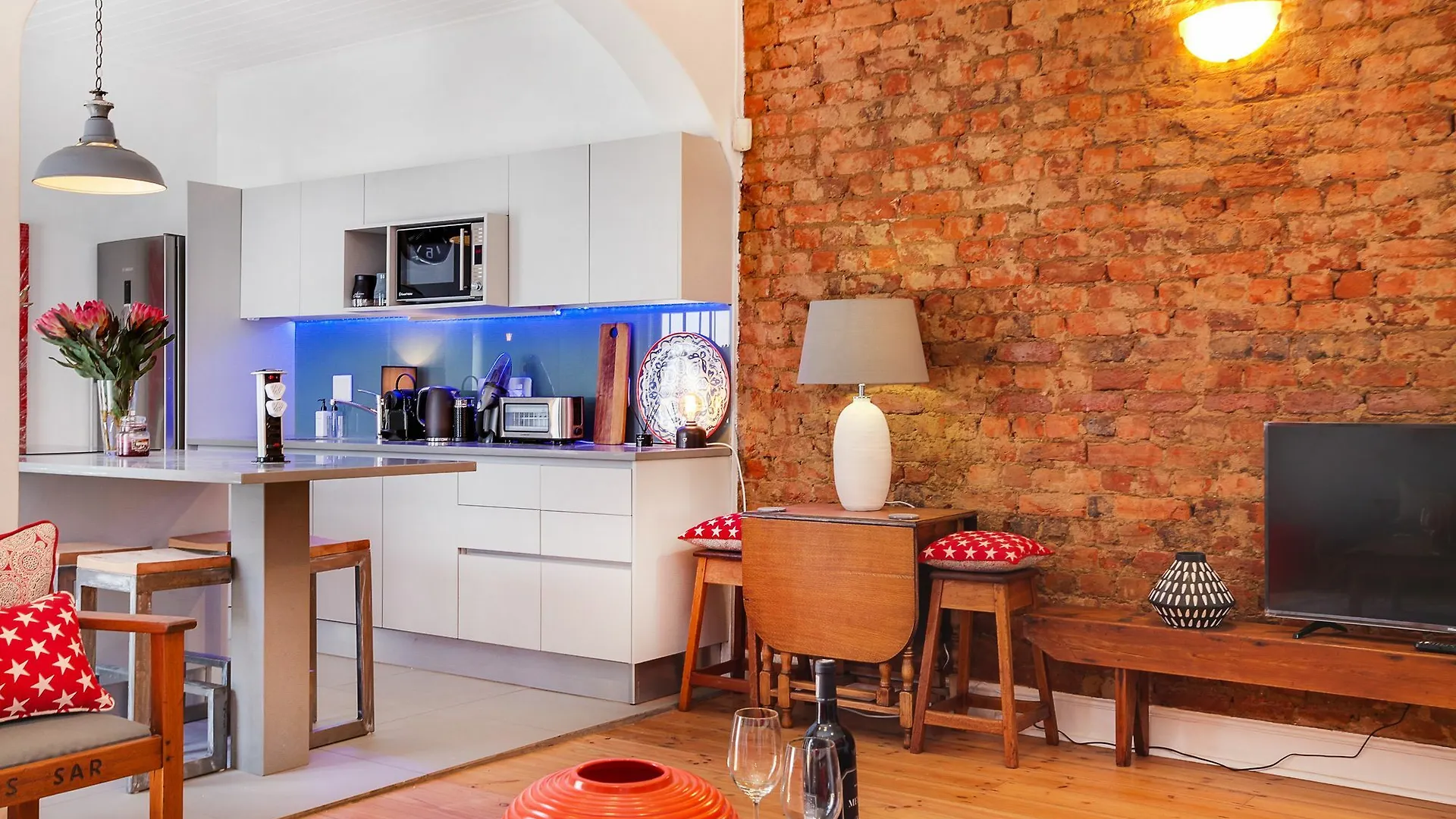 Backup-Powered Art Deco Cottage In De Waterkant Cape Town South Africa